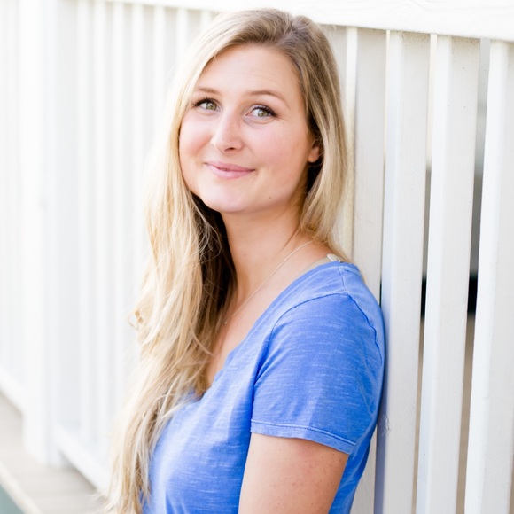 Meet your Posher, Cori - Picture 1 of 1